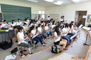 volunteer201208-05.jpg