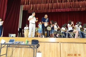 volunteer201208-08.jpg